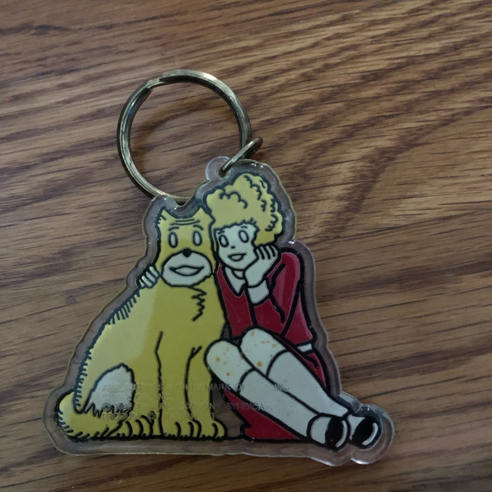 Little orphan Annie 1982 rare keychain.